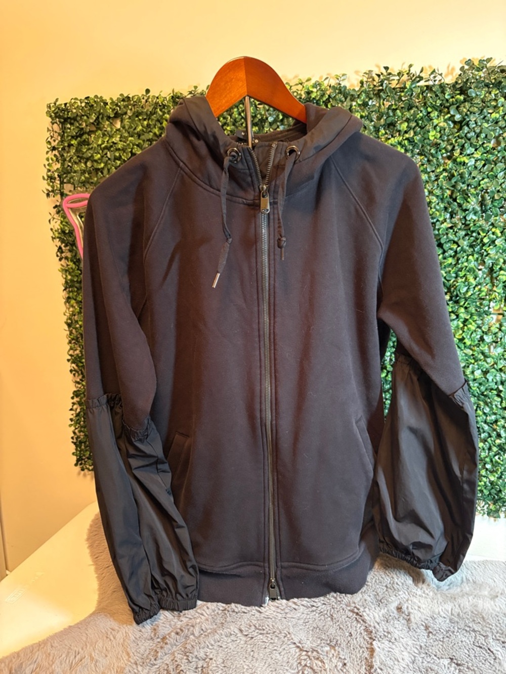 Athleta Black Hooded Zip-Up Jacket Size Medium